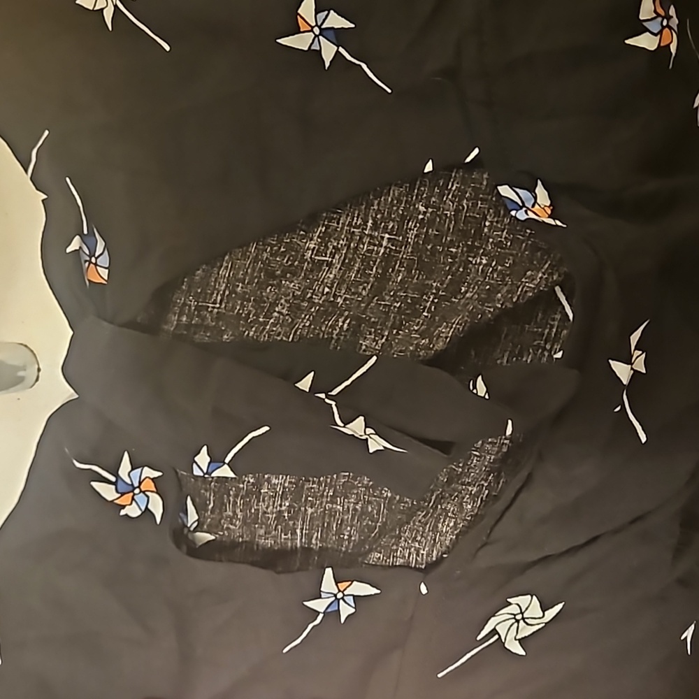 Torrid Pinwheel Shirt - Picture 3 of 5